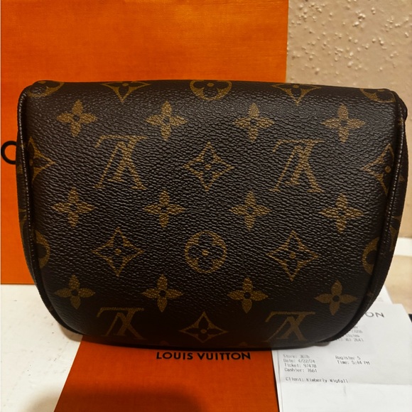 Louis Vuitton Mini Bumbag Women Monogram Pattern - Picture 13 of 15